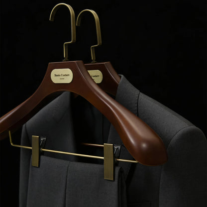 Wide Shoulder Plastic Suit Hangers with Vintage Bronze Metal Plate