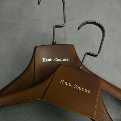 Luxury Wide Shoulder Plastic Hanger with Pants Bar and Custom Logo