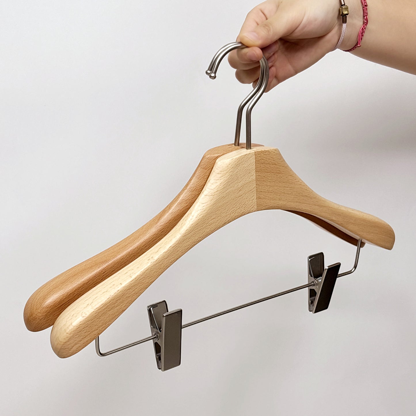 Premium Beech Wood Hangers – Non-Slip Lacquered for Suits, Coats & Shirts
