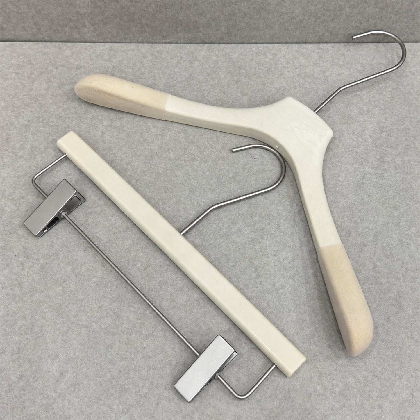 Non-Slip Flocked Resin Woodgrain Hangers for Clothing Stores