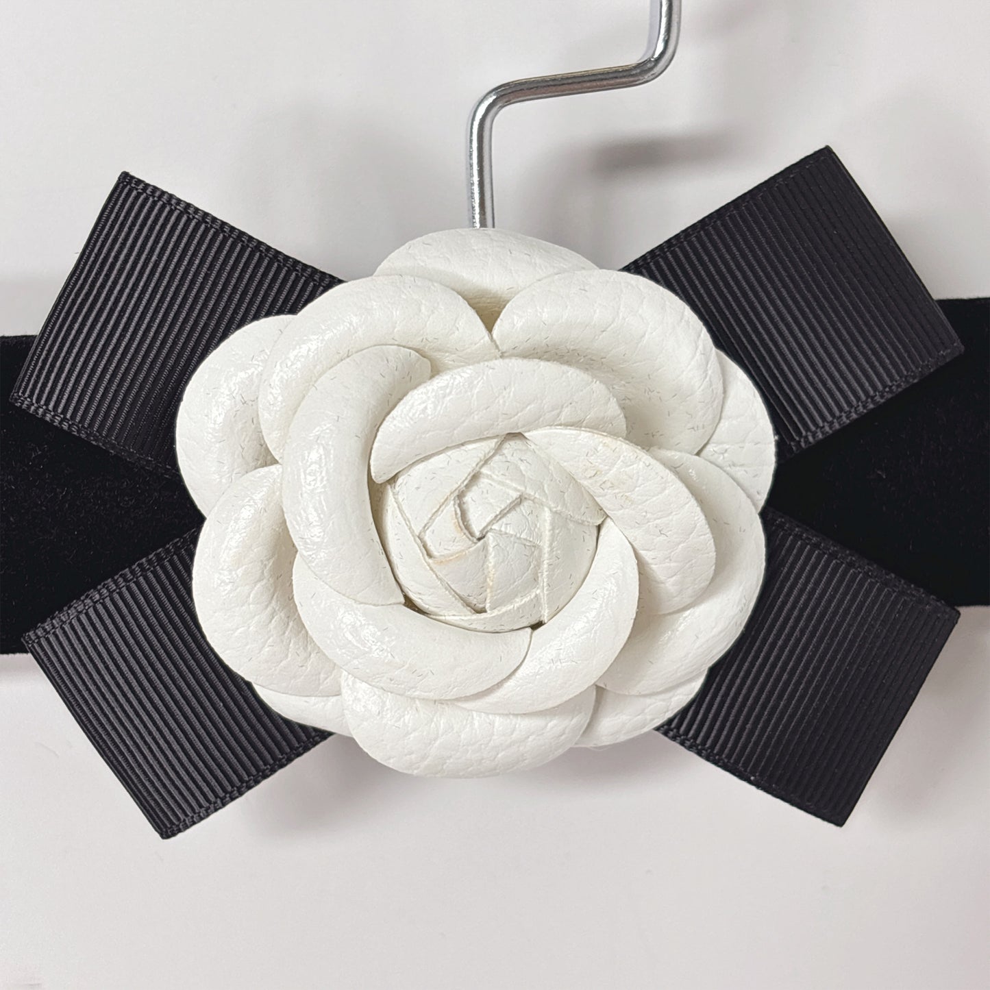Camellia Velvet Non-Slip Hangers & Adjustable Pant Hangers for Boutique Clothing Display