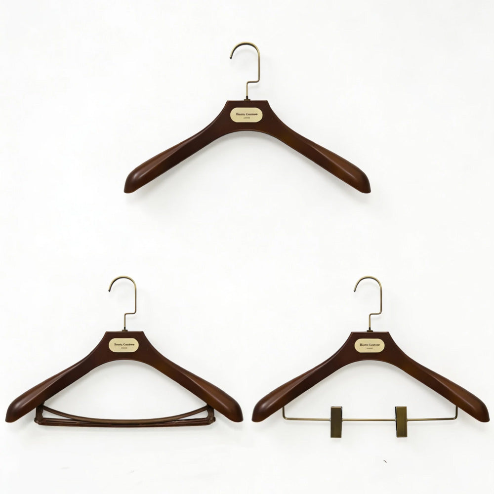 Wide Shoulder Plastic Suit Hangers with Vintage Bronze Metal Plate