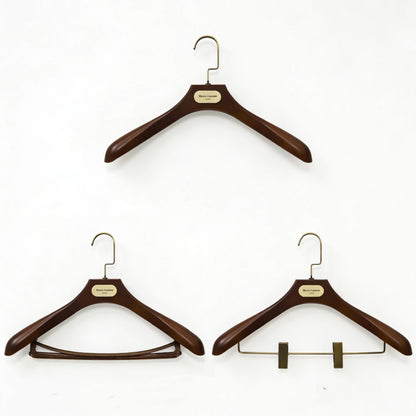 Wide Shoulder Plastic Suit Hangers with Vintage Bronze Metal Plate