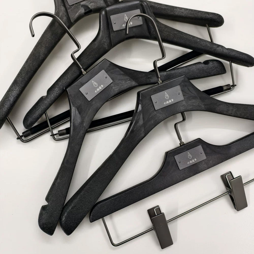 Custom Logo Solid Resin Hangers with Metal Plate for Boutique Clothing Stores