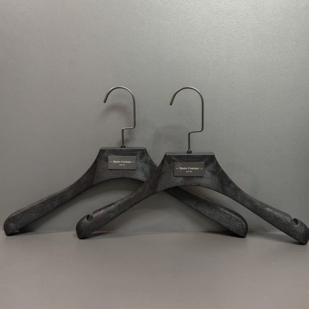 Custom Logo Solid Resin Hangers with Metal Plate for Boutique Clothing Stores