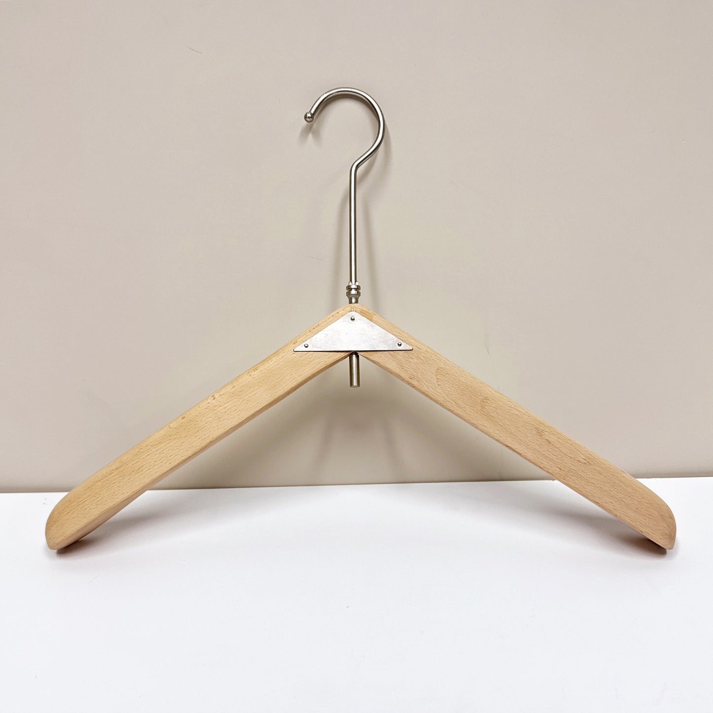 Premium Solid Beech Wood Hangers – Lacquered Coat, Pants & Suit Hangers for Closet Organization