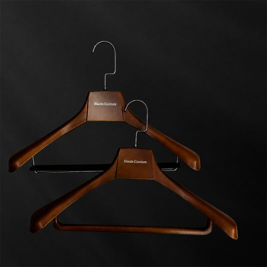 Luxury Wide Shoulder Plastic Hanger with Pants Bar and Custom Logo