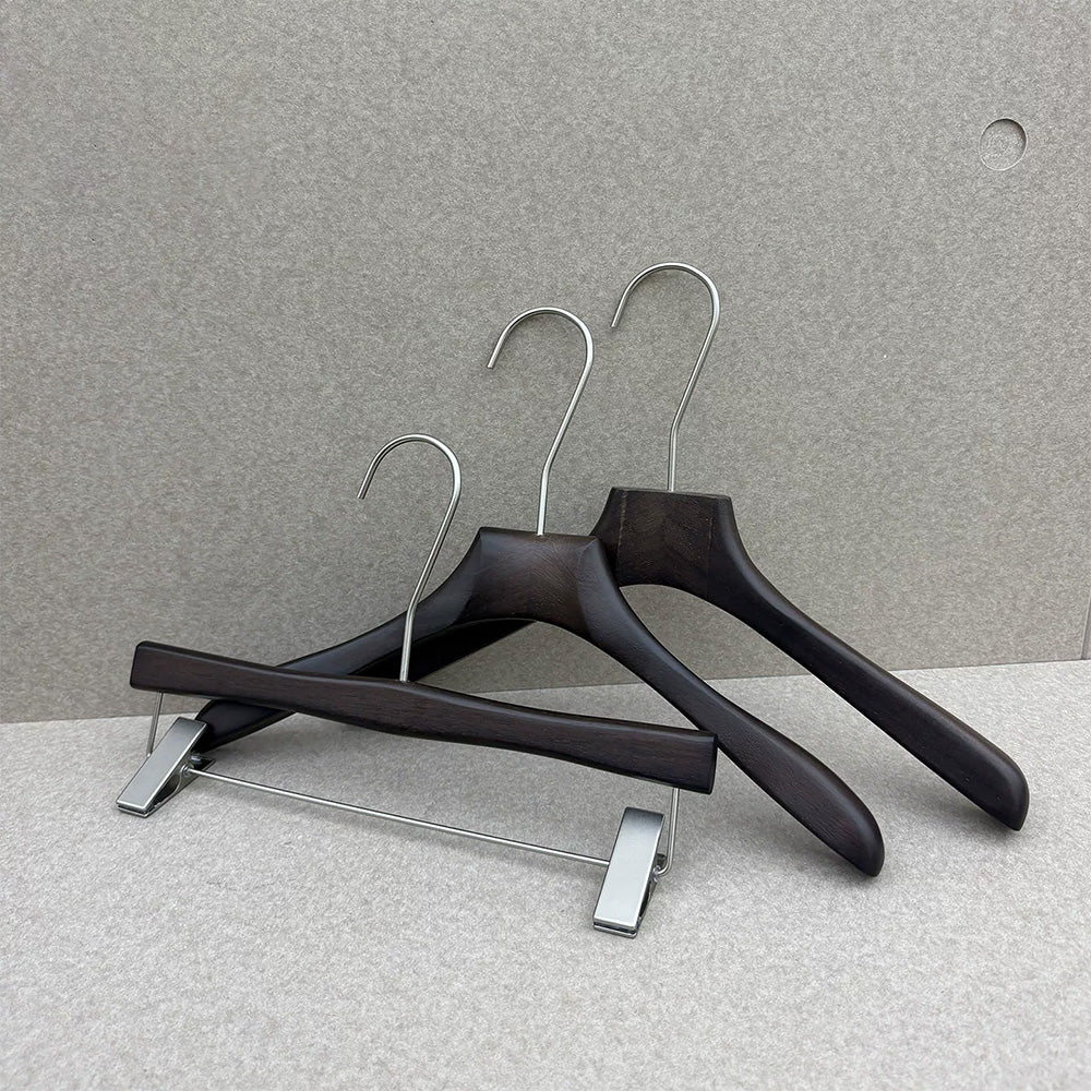 Custom Logo Rubber Wood Hangers with Pants Clips for Boutiques