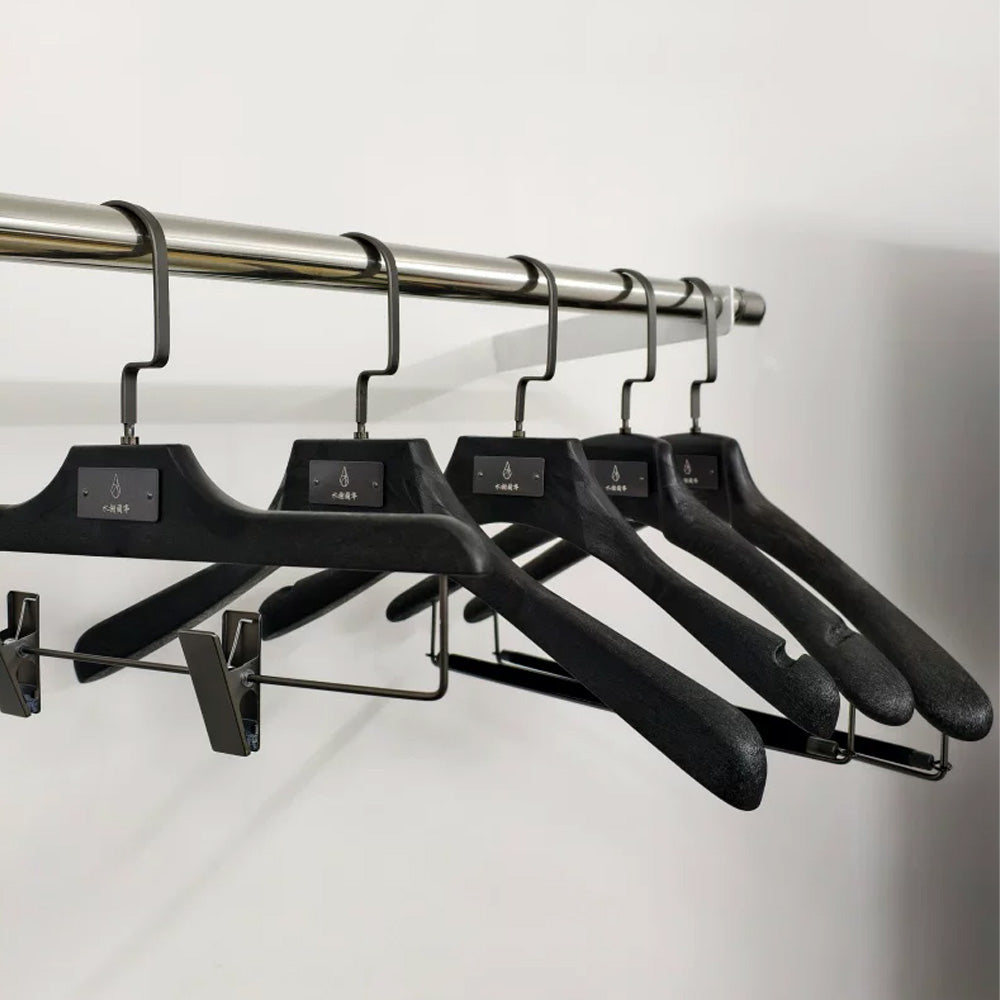 Custom Logo Solid Resin Hangers with Metal Plate for Boutique Clothing Stores