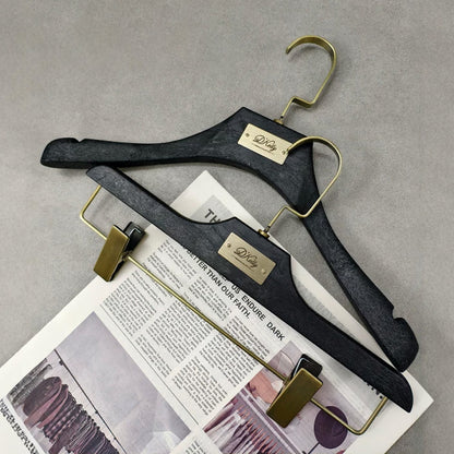 Custom Logo Solid Resin Hangers with Metal Plate for Boutique Clothing Stores