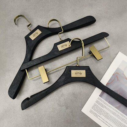 Custom Logo Solid Resin Hangers with Metal Plate for Boutique Clothing Stores