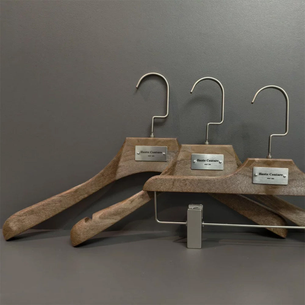 Custom Logo Solid Resin Hangers with Metal Plate for Boutique Clothing Stores