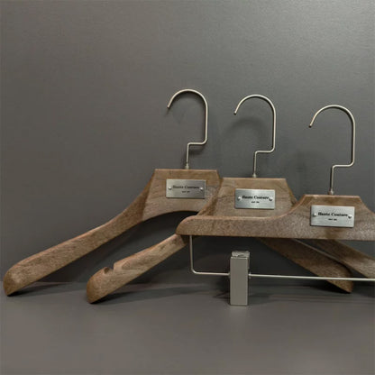 Custom Logo Solid Resin Hangers with Metal Plate for Boutique Clothing Stores