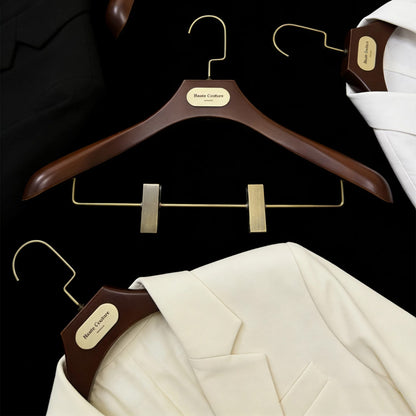 Wide Shoulder Plastic Suit Hangers with Vintage Bronze Metal Plate