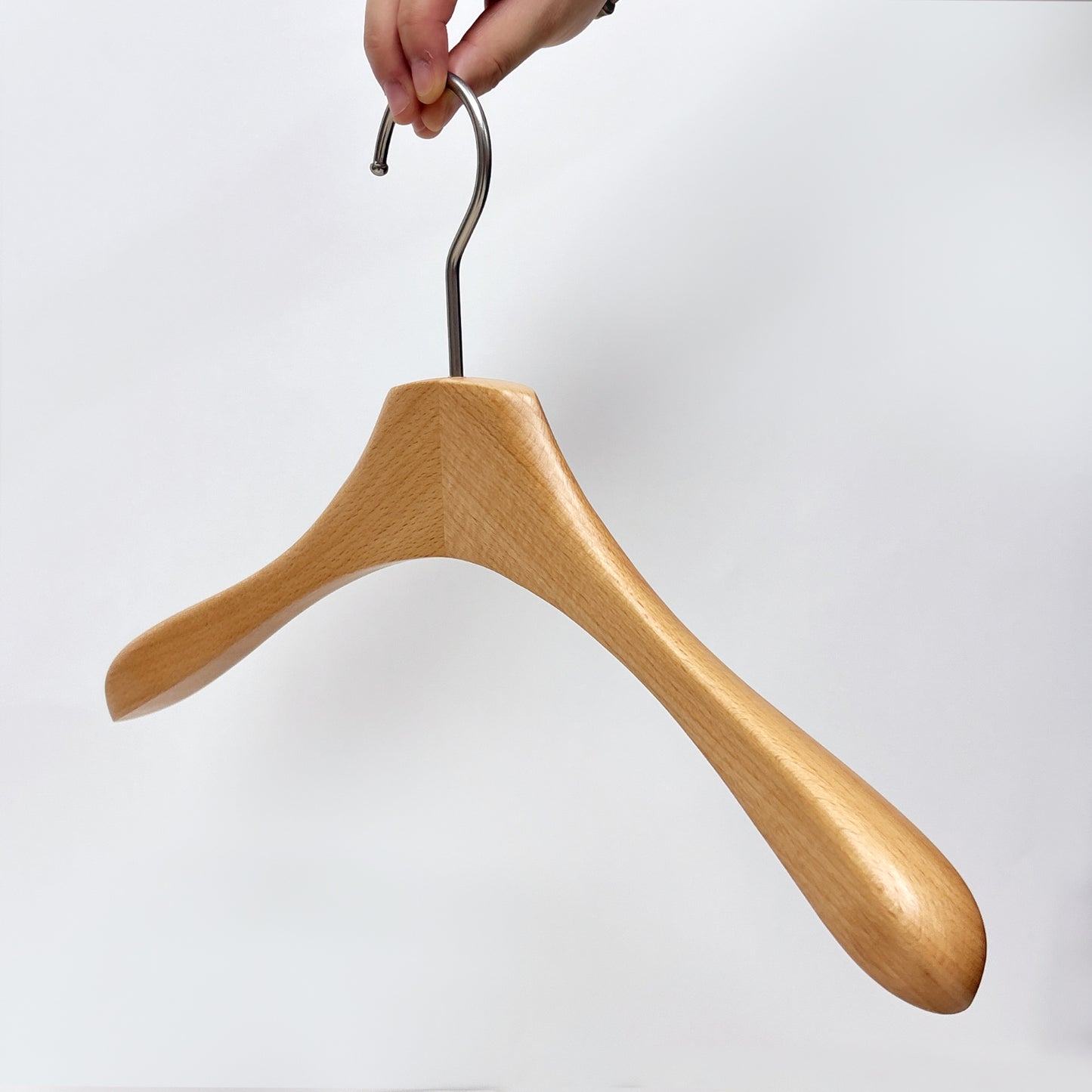 Premium Beech Wood Hangers – Non-Slip Lacquered for Suits, Coats & Shirts