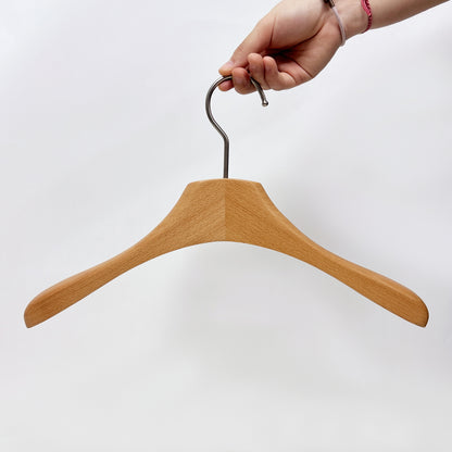 Premium Beech Wood Hangers – Non-Slip Lacquered for Suits, Coats & Shirts