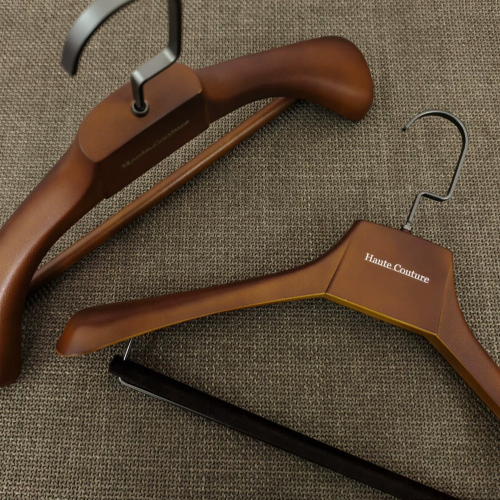 Luxury Wide Shoulder Plastic Hanger with Pants Bar and Custom Logo