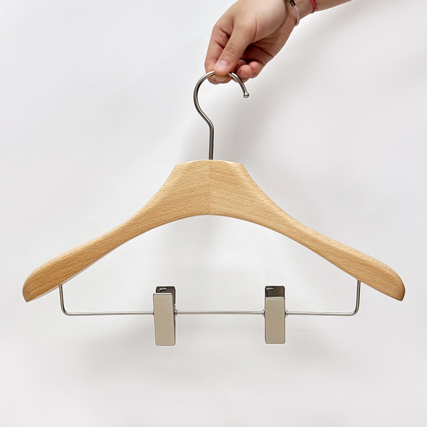 Premium Beech Wood Hangers – Non-Slip Lacquered for Suits, Coats & Shirts