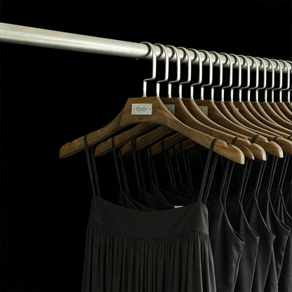 Custom Logo Solid Resin Hangers with Metal Plate for Boutique Clothing Stores