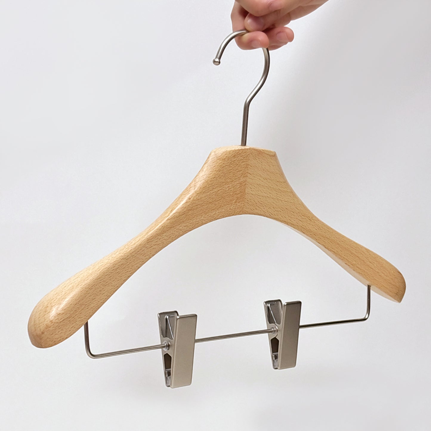 Premium Beech Wood Hangers – Non-Slip Lacquered for Suits, Coats & Shirts