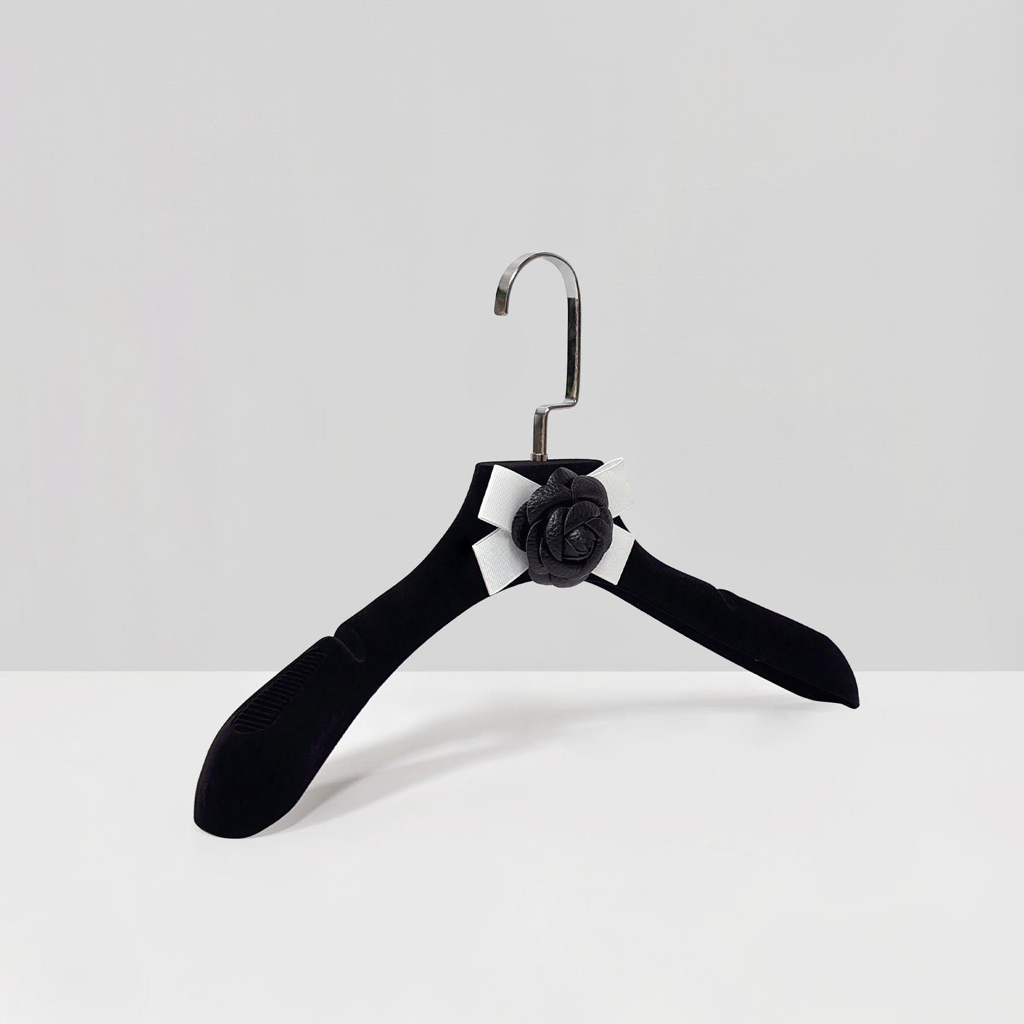 Camellia Velvet Non-Slip Hangers & Adjustable Pant Hangers for Boutique Clothing Display