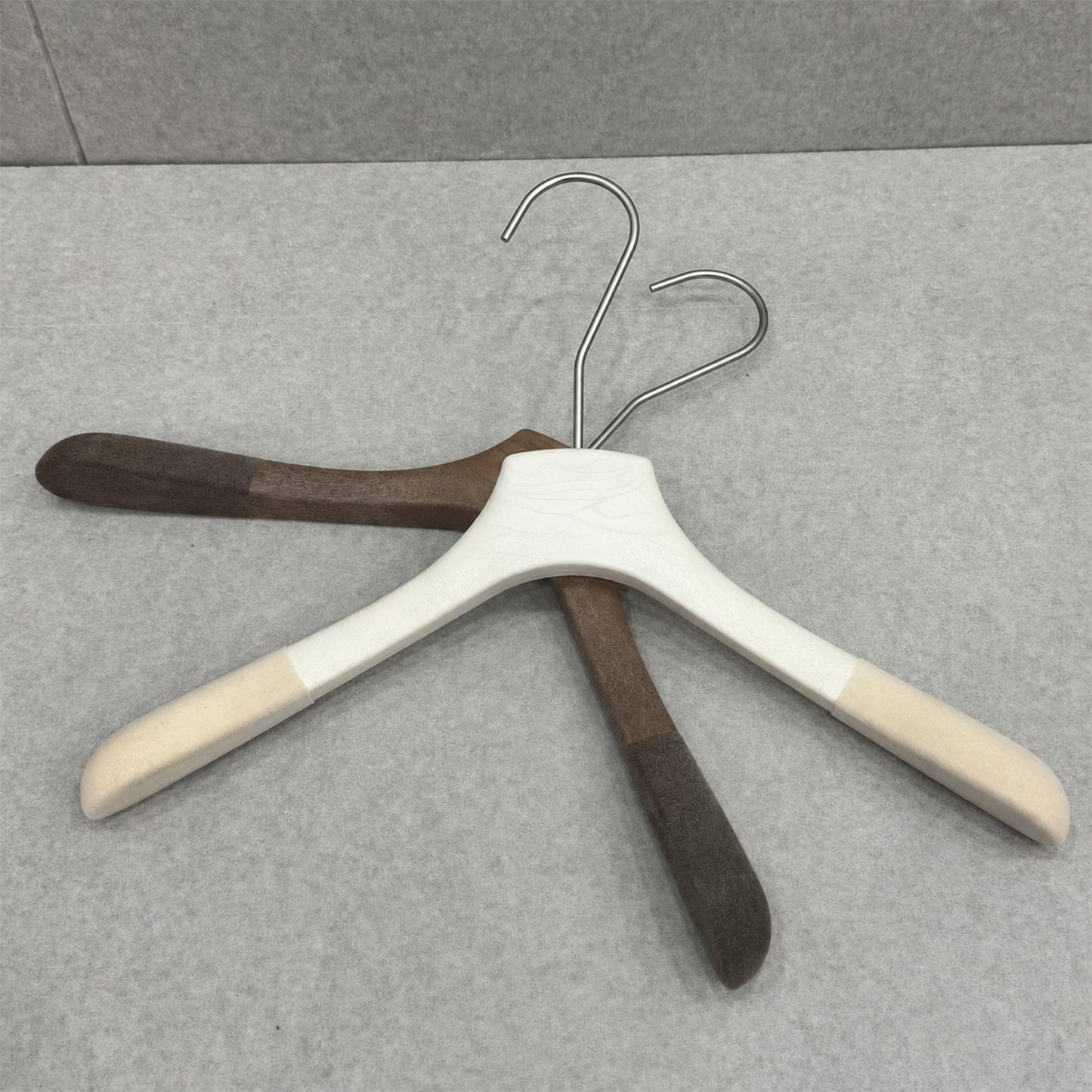 Non-Slip Flocked Resin Woodgrain Hangers for Clothing Stores