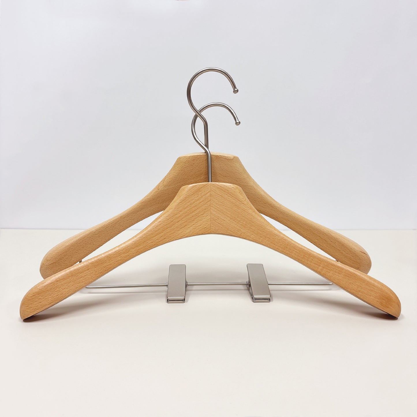 Premium Beech Wood Hangers – Non-Slip Lacquered for Suits, Coats & Shirts