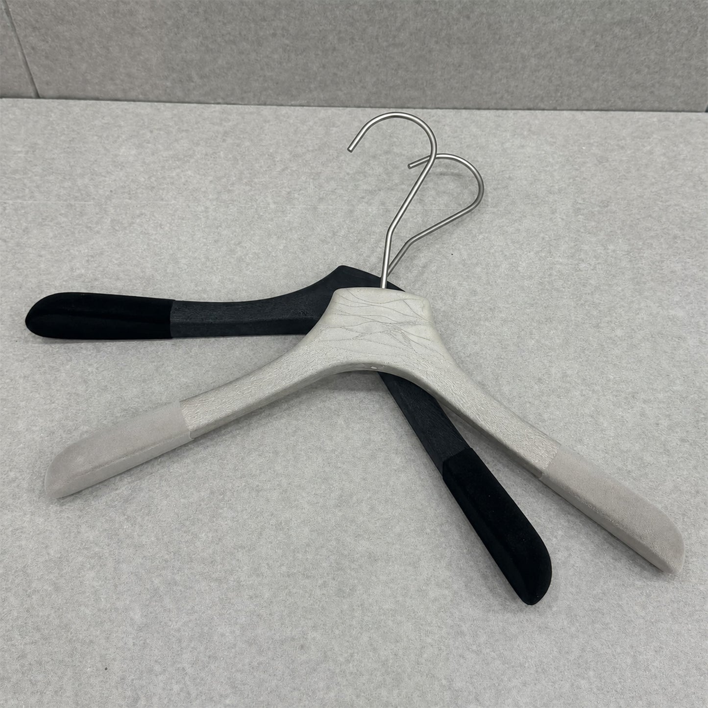 Non-Slip Flocked Resin Woodgrain Hangers for Clothing Stores